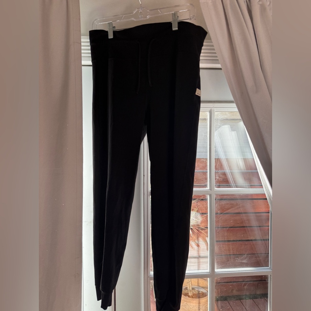 Vuori black drawstring Joggers